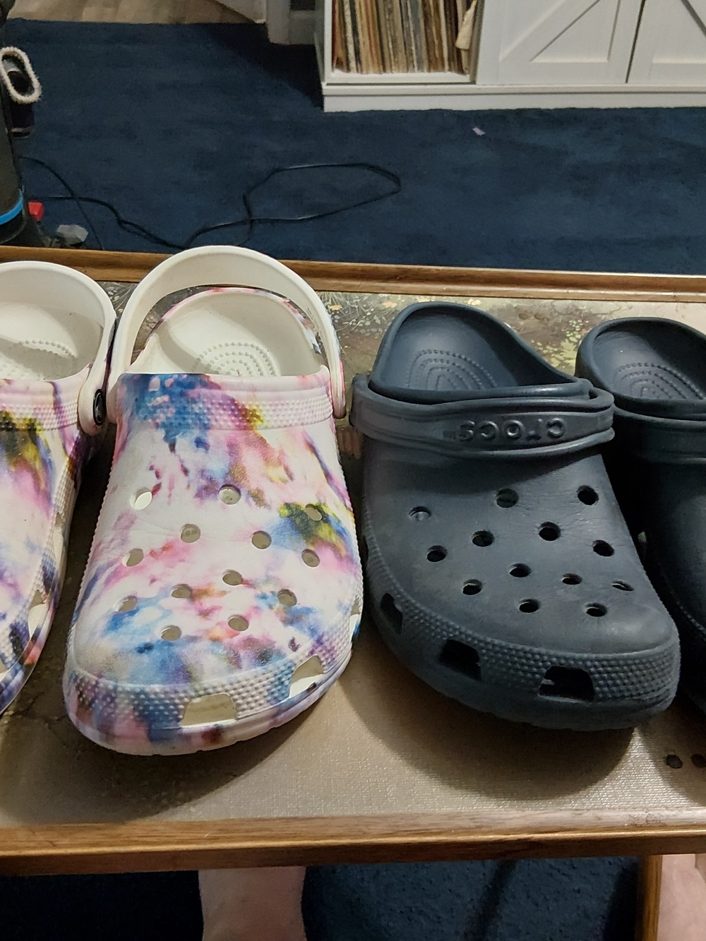 CROCS Women's Tie-Dye White and Navy Classic Clogs